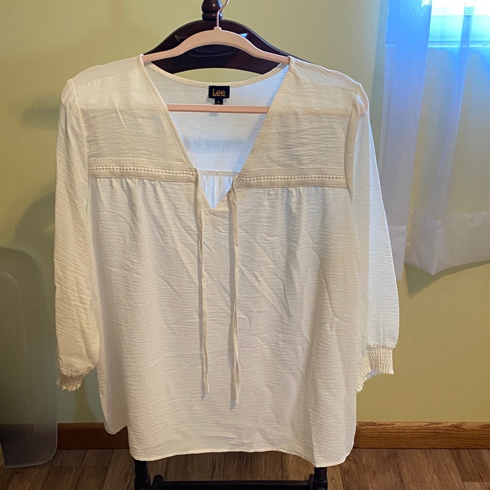 Lee Women's Elegant Cream Blouse XL